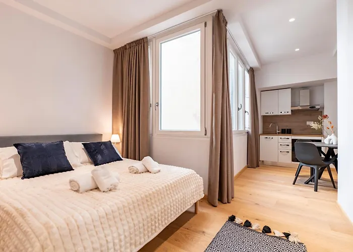 Central Apartment Room Signoria